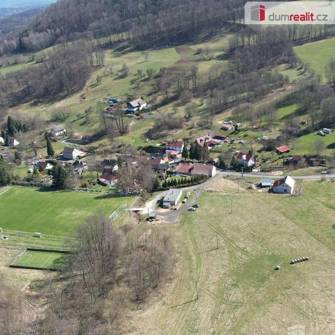 Prodej pozemku 1263 m², –