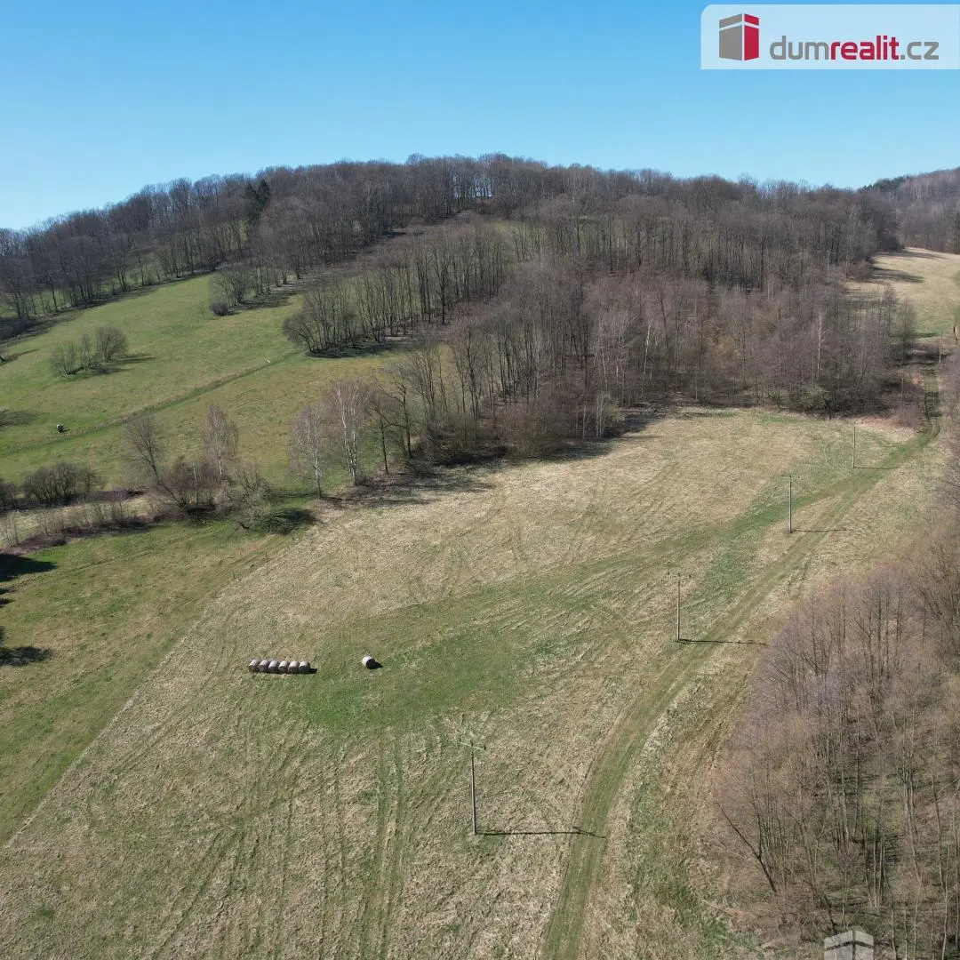Prodej pozemku 4280 m², –