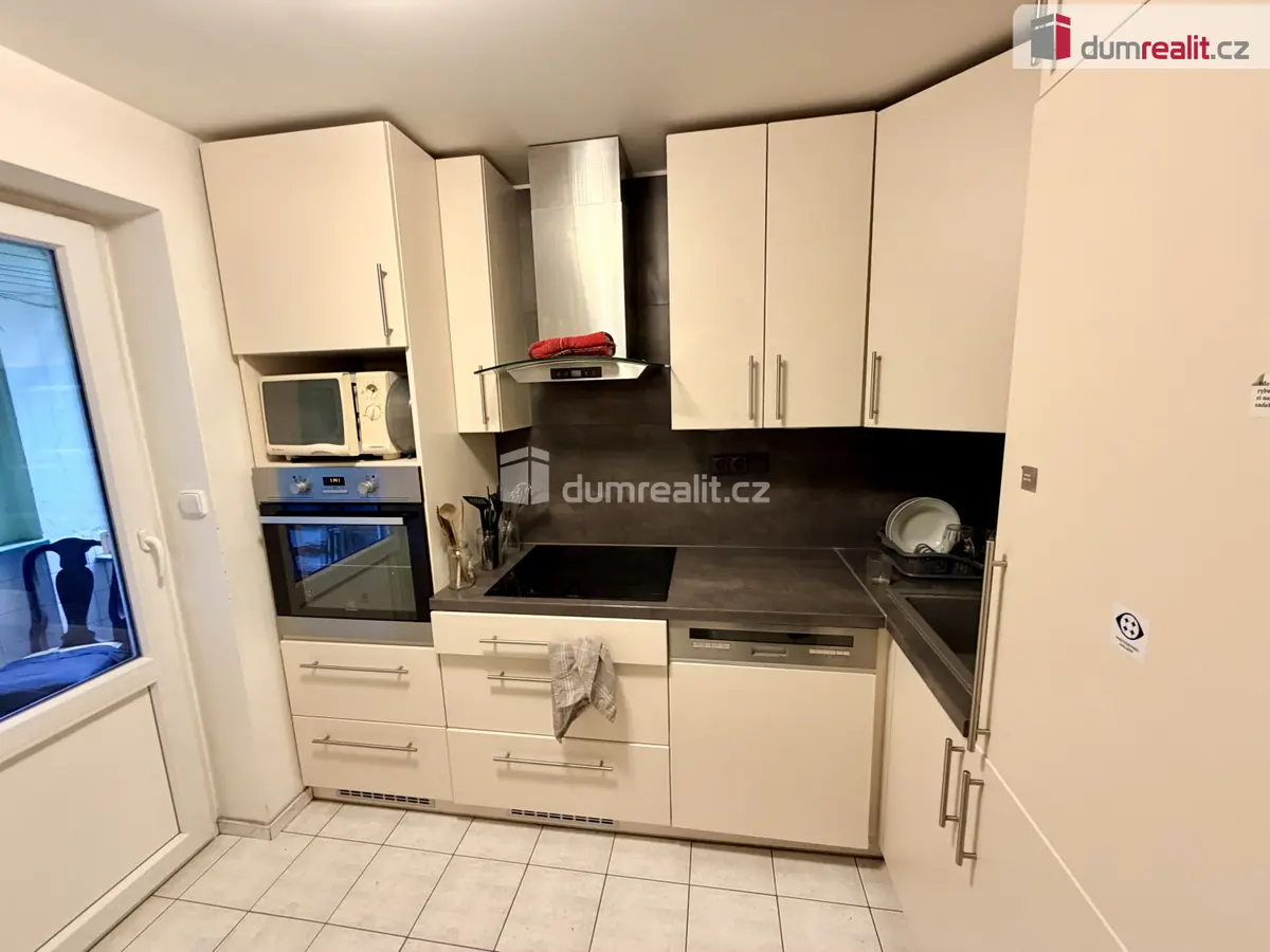 Pronájem bytu 3+1 120 m², Školní · Zlín - centrum · Zlín