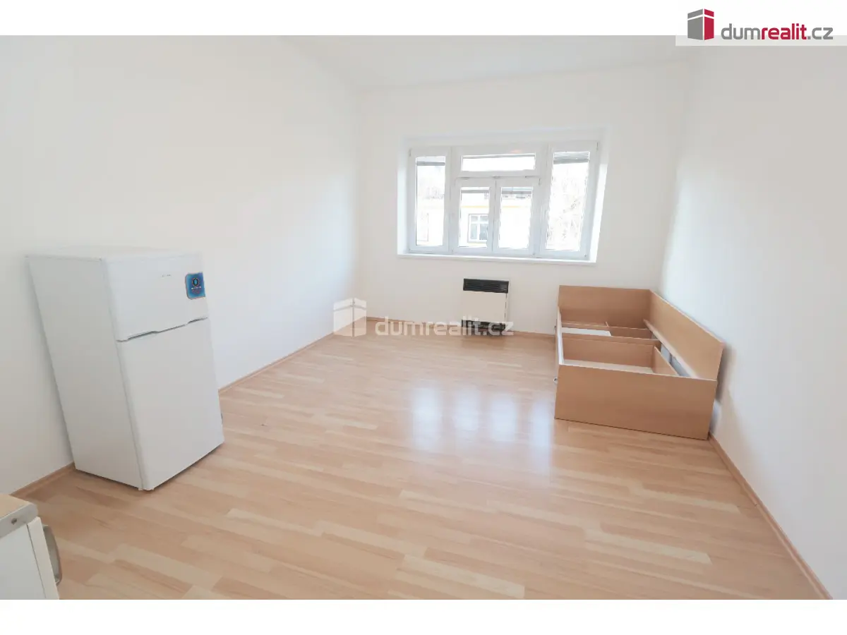 Pronájem bytu 1+kk 26 m², V předpolí · Strašnice