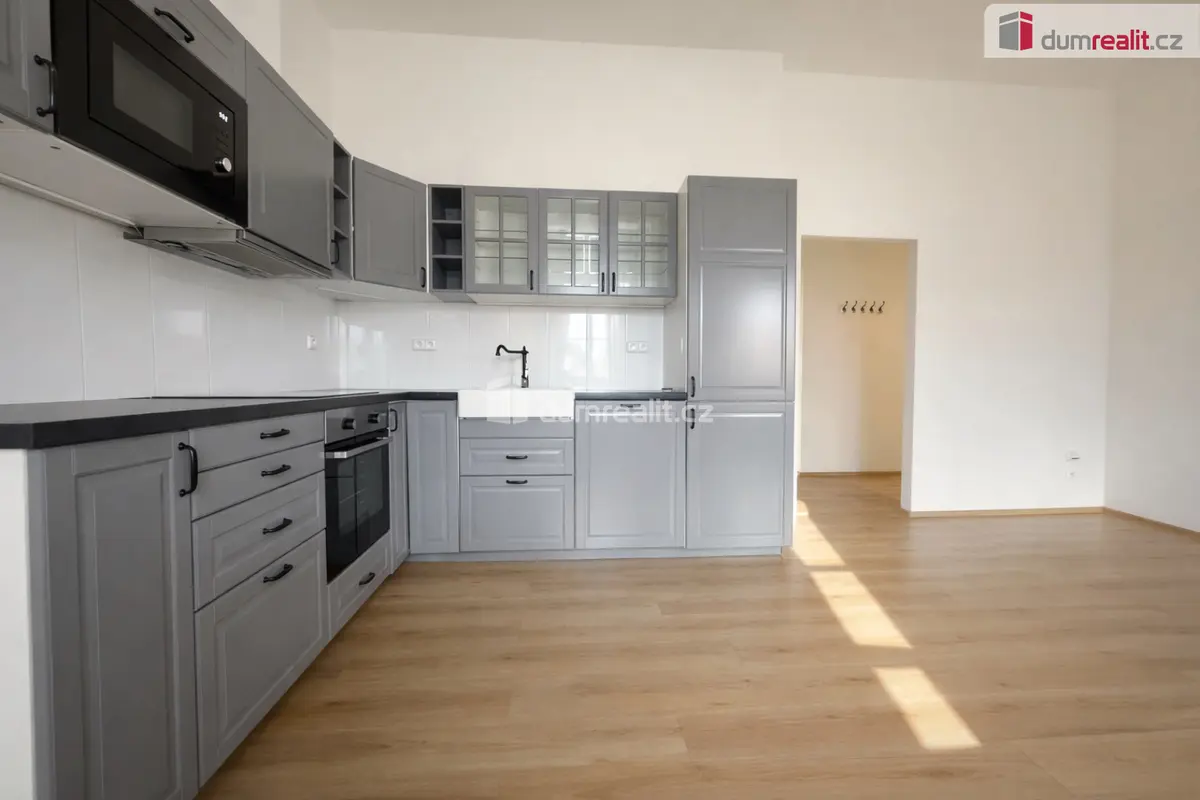 Pronájem bytu 3+kk 90 m², Modlany