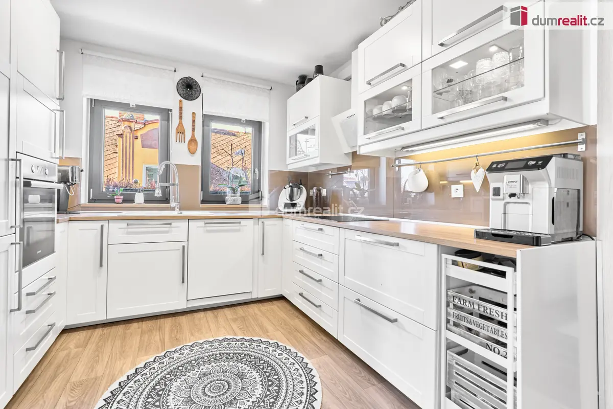 Prodej bytu 4+1 92 m², Příčná · Stará Role · Karlovy Vary