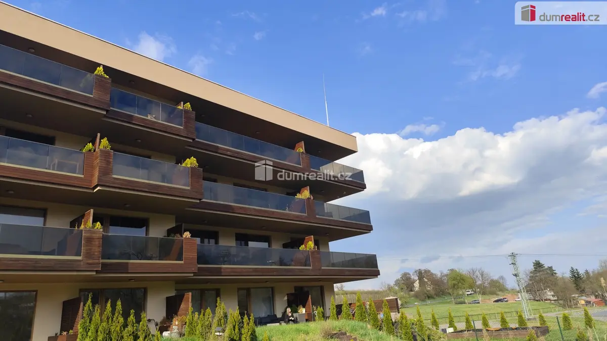 Prodej bytu 2+kk 66 m², Nezamyslova · Slaný