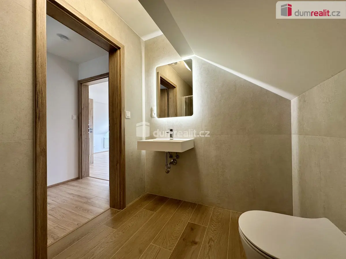 Prodej bytu 2+kk 47 m², náměstí Sv. Vavřince · Horní Blatná