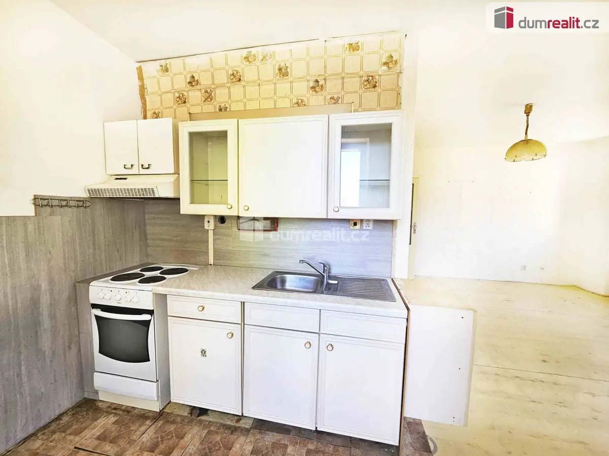Pronájem bytu 1+kk 31 m², Příbramská · Verneřice