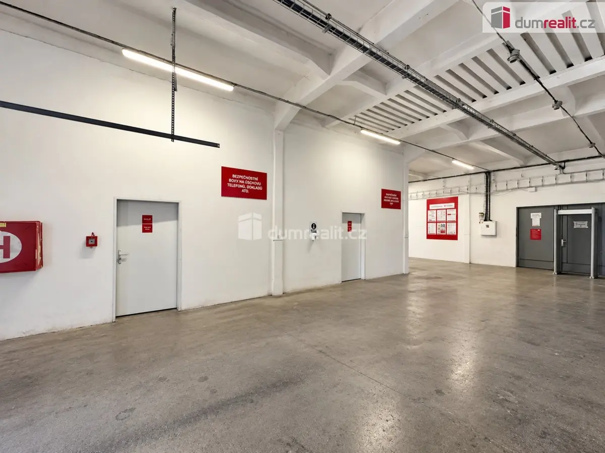Pronájem komerčního prostoru 210 m², Na Hrůdách · Břeclav