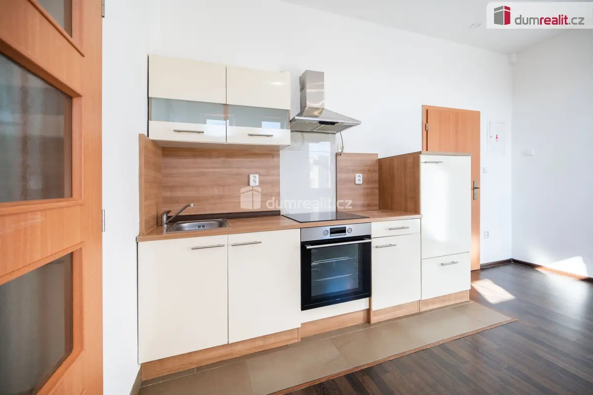 Pronájem bytu 1+kk 21 m², Novohradská · České Budějovice 6 · České Budějovice