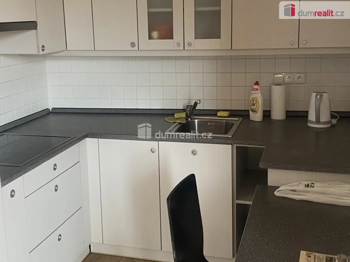 Pronájem bytu 1+kk 35 m², Klapkova · Kobylisy
