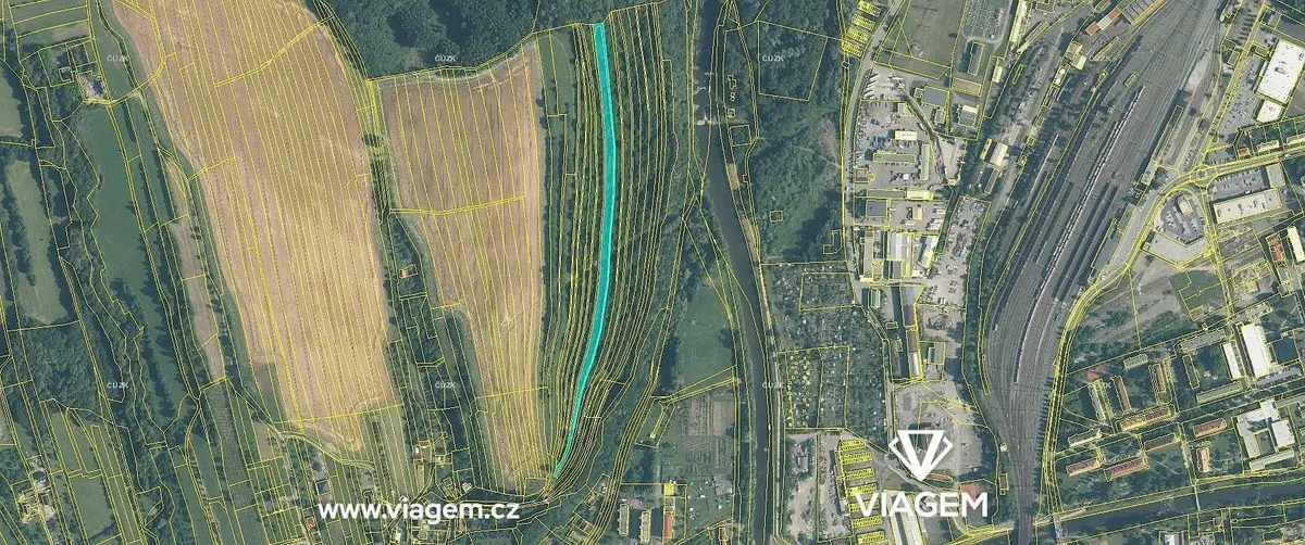 Prodej pozemku 4246 m², Poličná