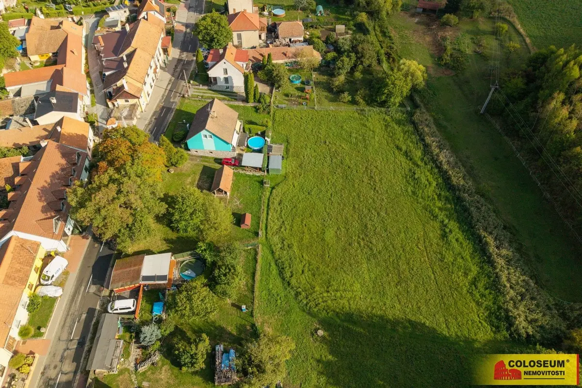 Prodej pozemku 2012 m², Hostěnice