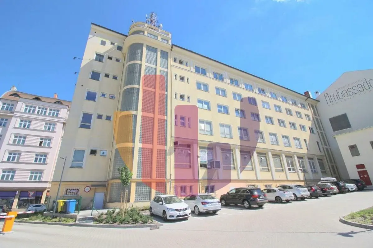 Pronájem komerčního prostoru 320 m², Jugoslávská · Karlovy Vary