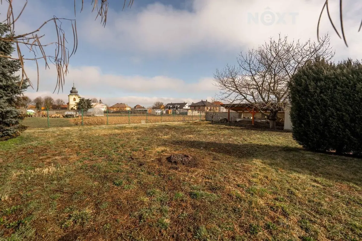 Prodej pozemku 1494 m², Zálezlice