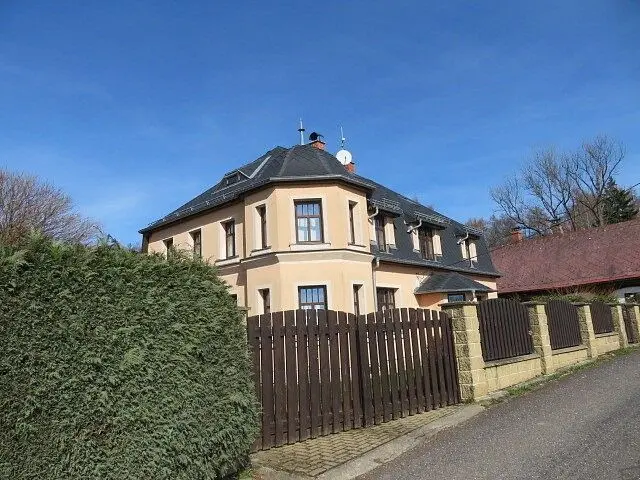 Prodej domu 315 m², Nerudova · Krásná Lípa