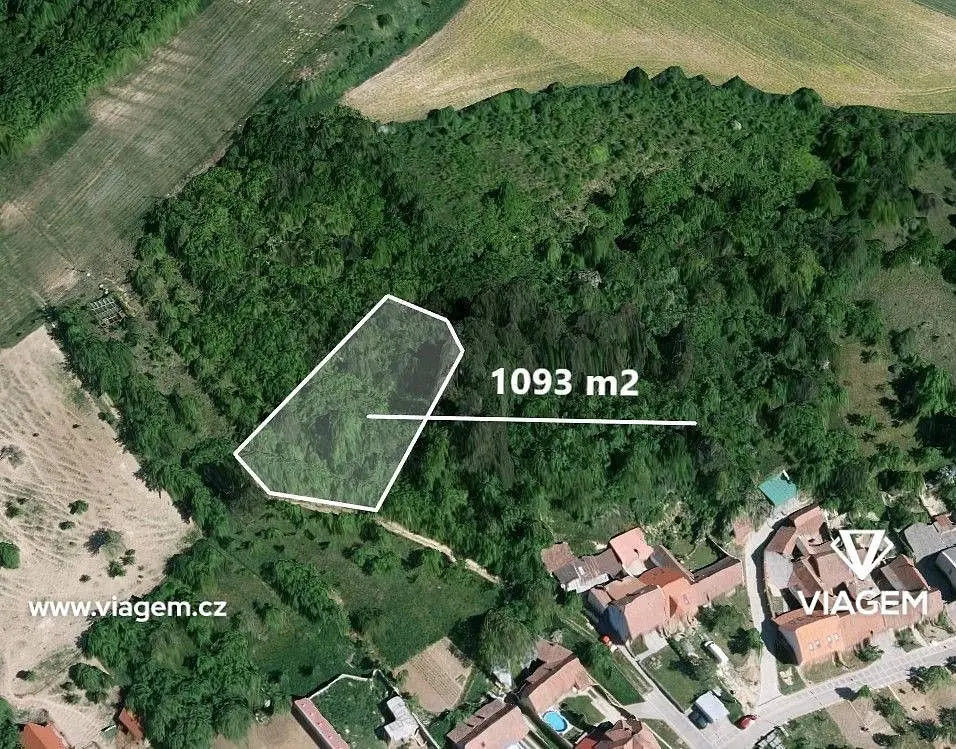 Prodej pozemku 1093 m², Uhřice