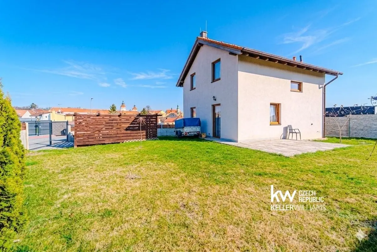 Prodej domu 94 m², Za Školou · Smečno