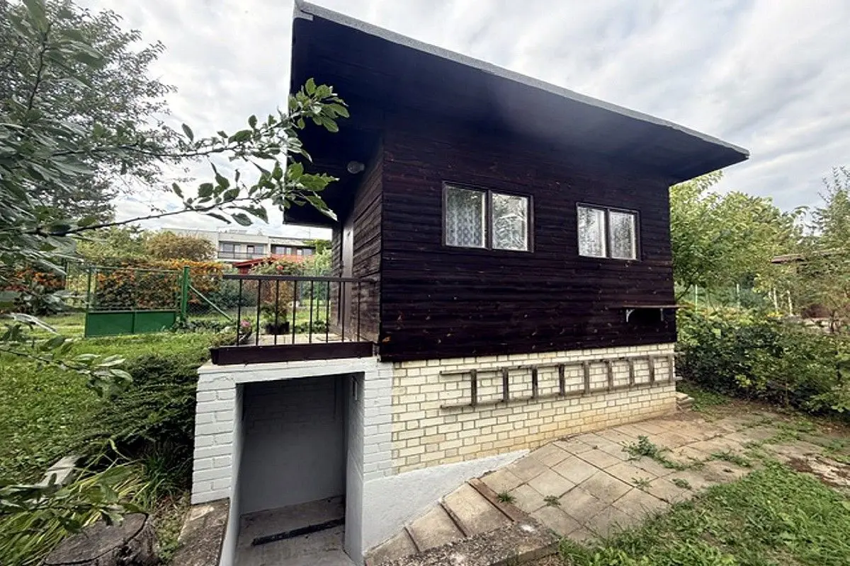 Prodej pozemku 295 m², Mládeže · Břevnov