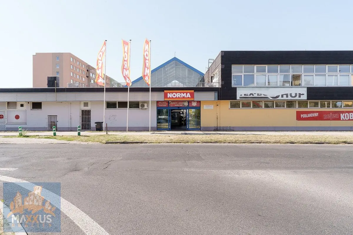 Prodej komerčního prostoru 2862 m², Husova · Žatec