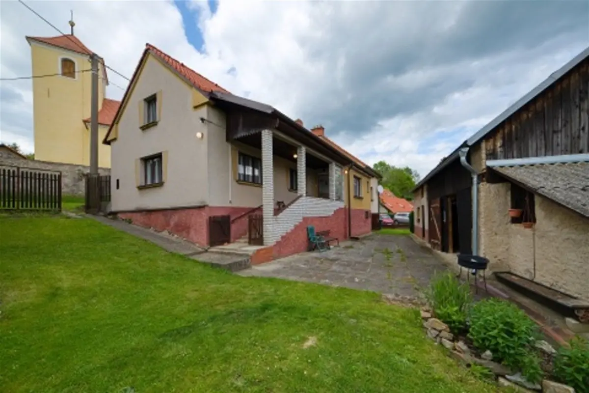Prodej domu 255 m², Zdebuzeves · Divišov