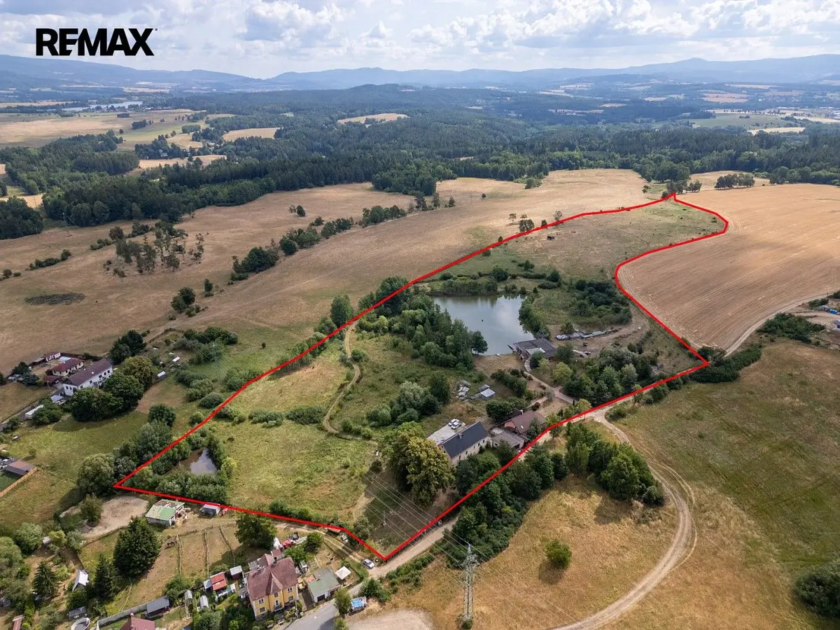Prodej komerčního prostoru 900 m², Mezirolí · Nová Role