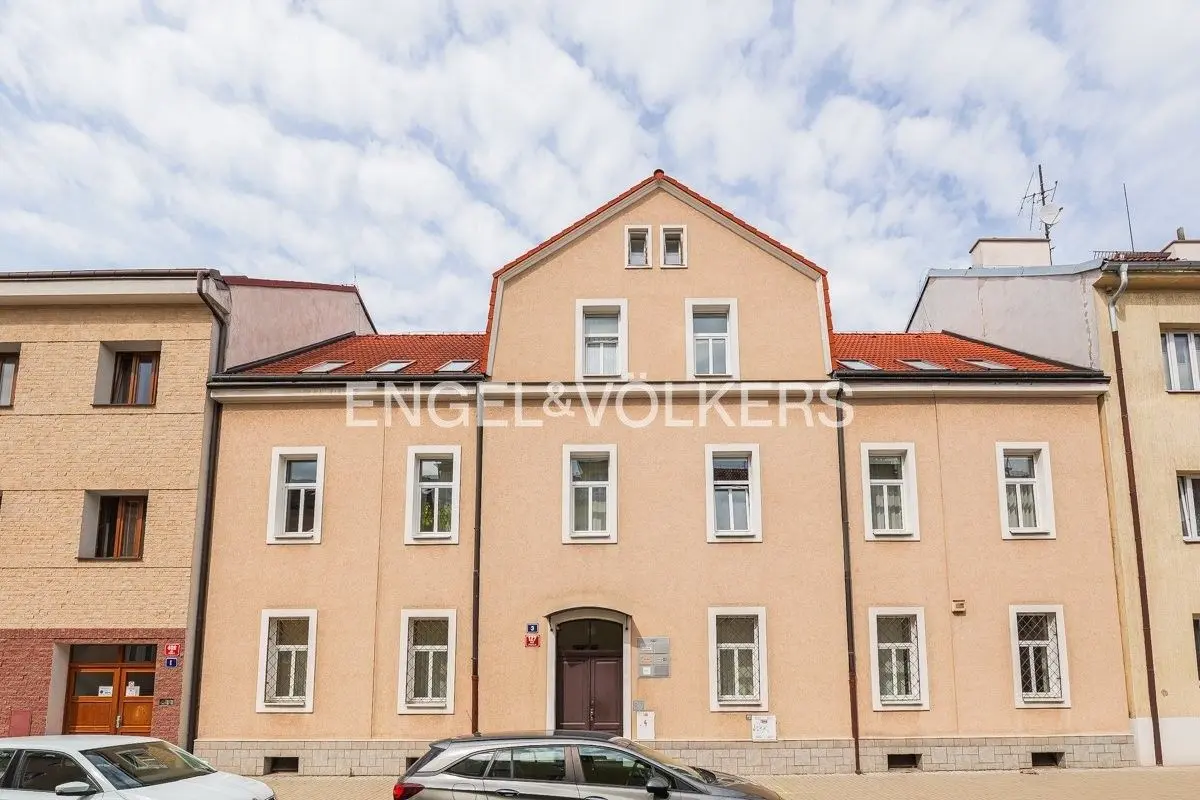 Pronájem komerčního prostoru 115 m², Matěchova · Krč