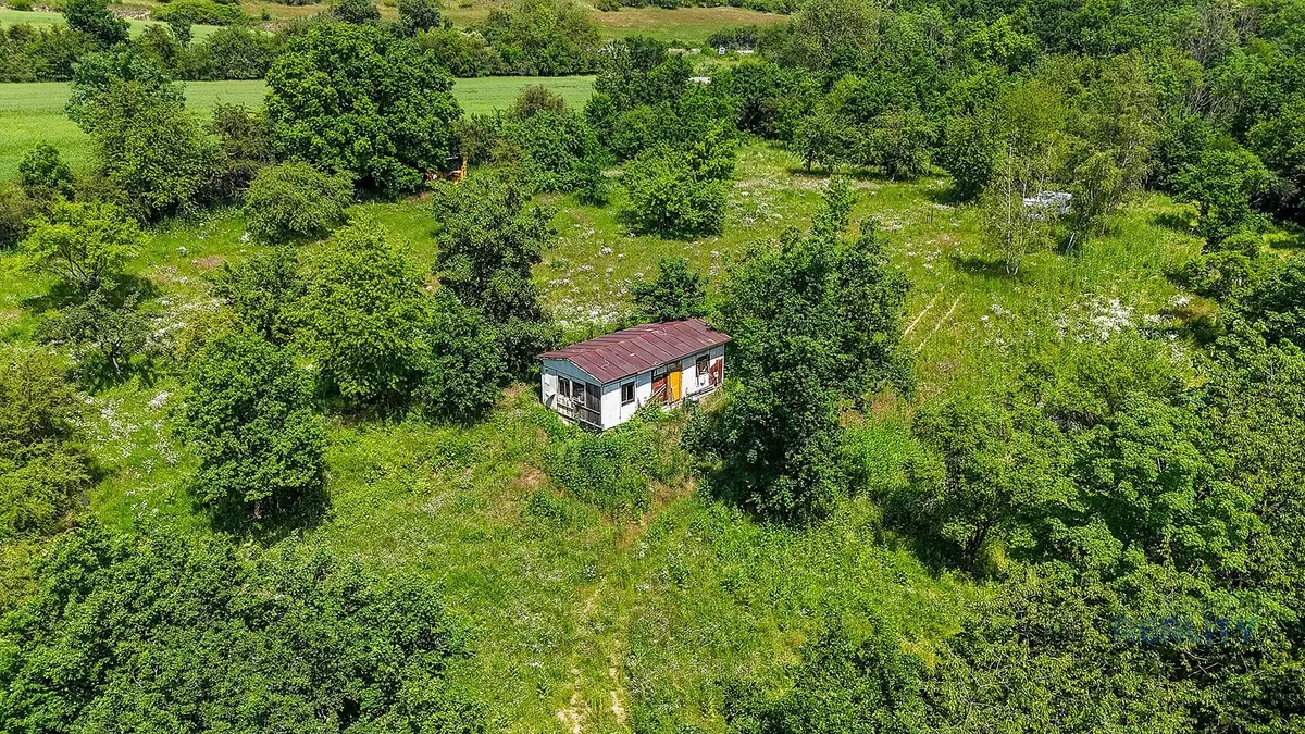 Prodej pozemku 10599 m², Ládevská · Dolní Chabry