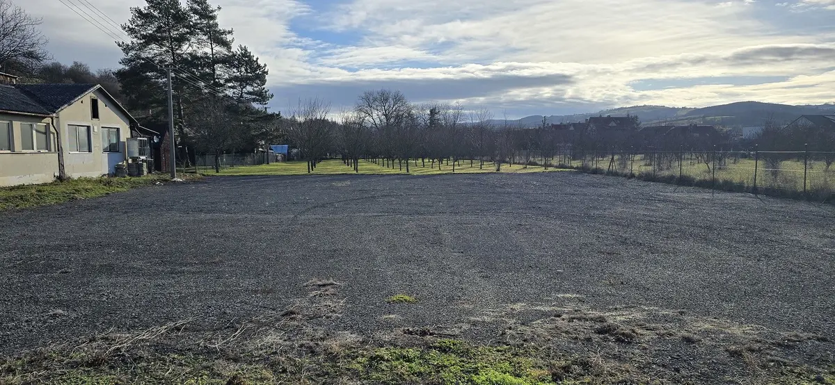 Pronájem pozemku 2300 m², Pod Tvrzí · Lužkovice · Zlín