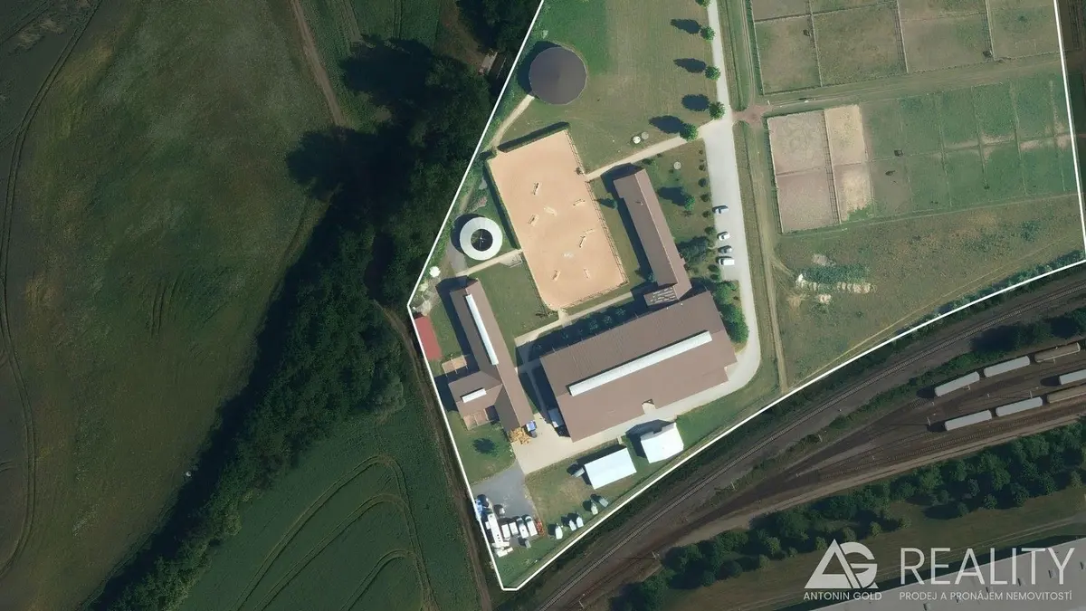 Prodej komerčního prostoru 5128 m², Úžice u Kralup nad Vltavou · Úžice
