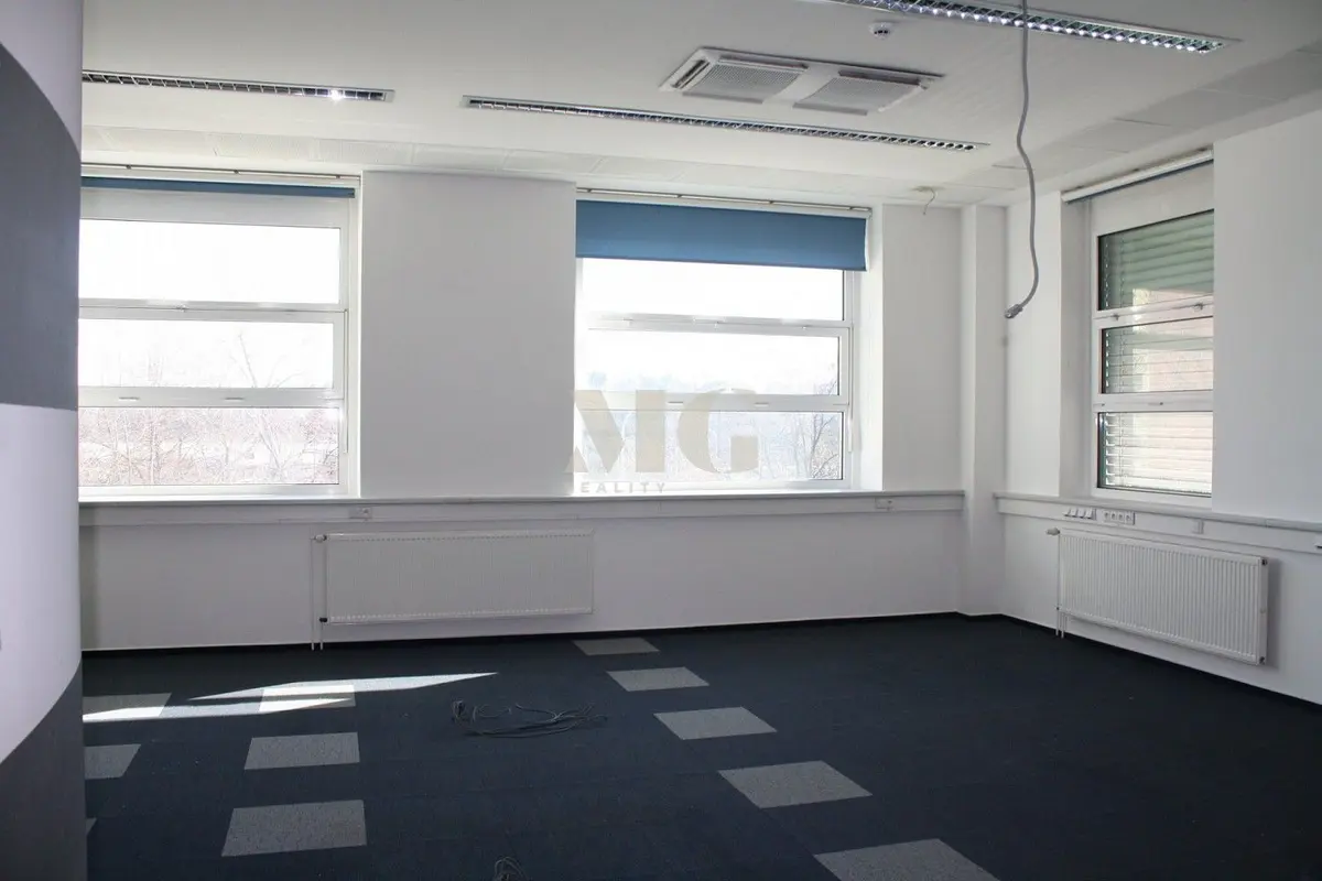 Pronájem komerčního prostoru 111 m², Horní Počernice