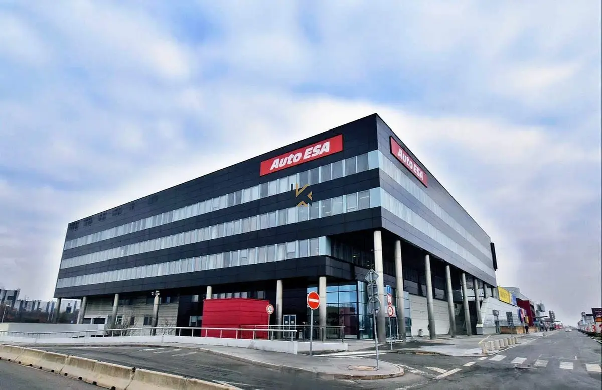Pronájem komerčního prostoru 674 m², Štěrboholy