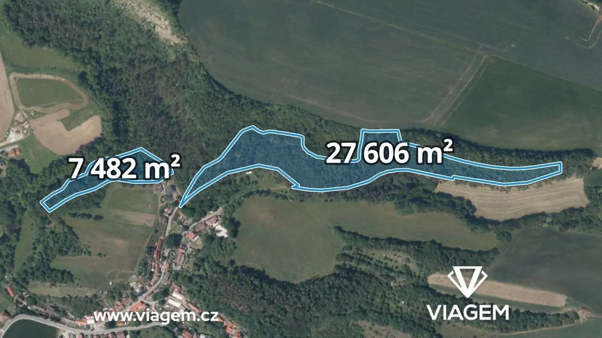 Prodej pozemku 4386 m², Suchomasty