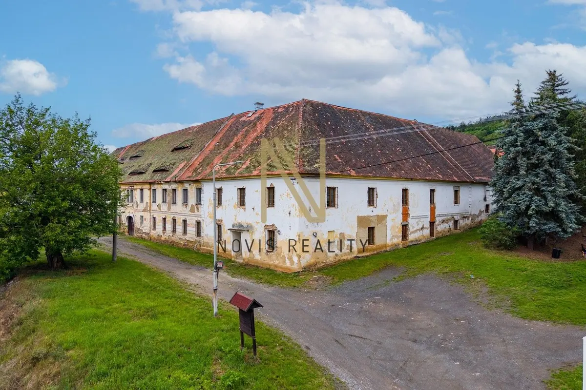Prodej nemovitosti 1400 m², Červené Poříčí