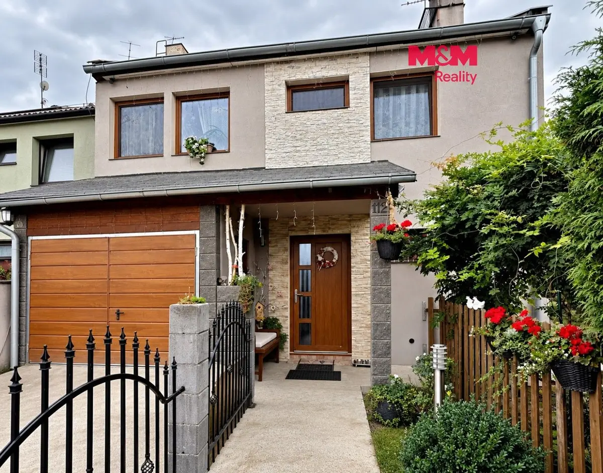 Prodej domu 218 m², Bezděkov u Žatce · Žatec