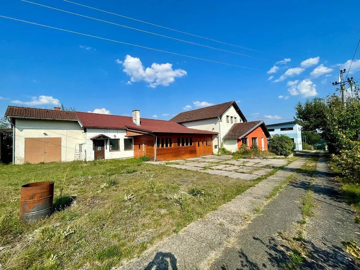 Prodej komerčního prostoru 370 m², Malešín · Řehenice