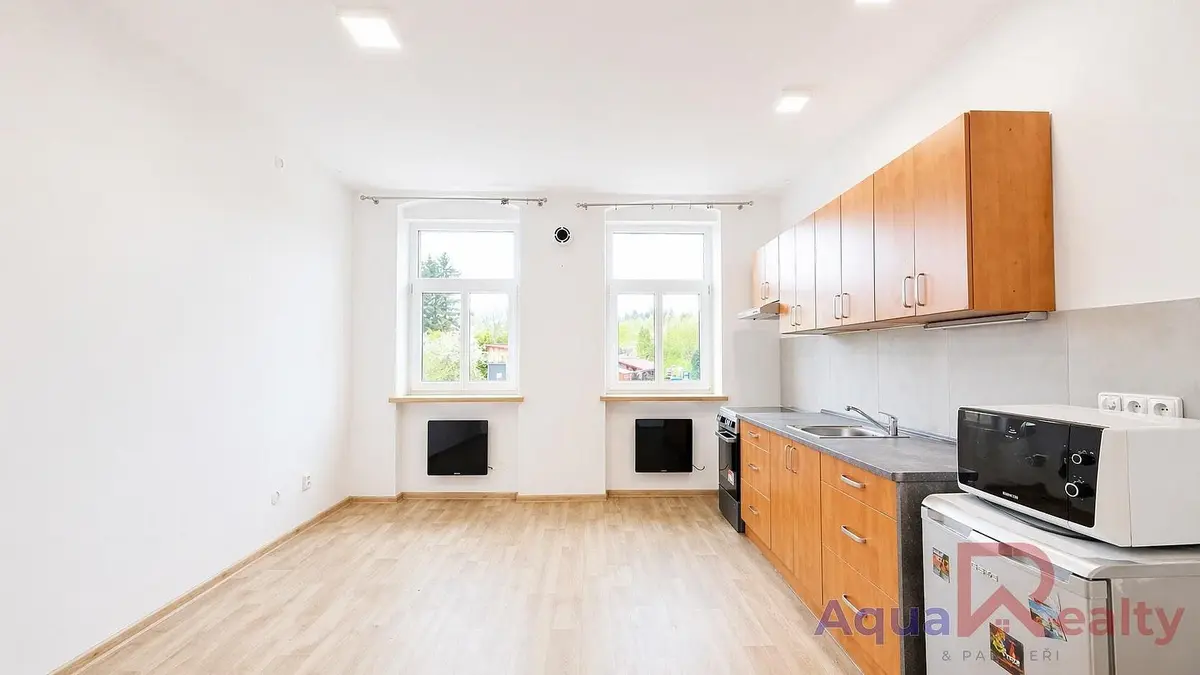 Pronájem bytu 1+kk 26 m², Chebská · Dvory · Karlovy Vary