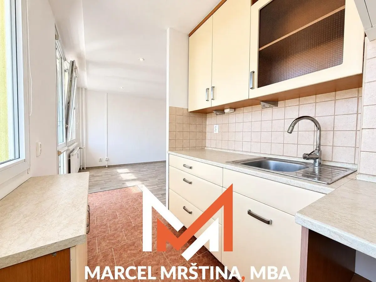 Pronájem bytu 1+kk 30 m², Běloveská · Náchod
