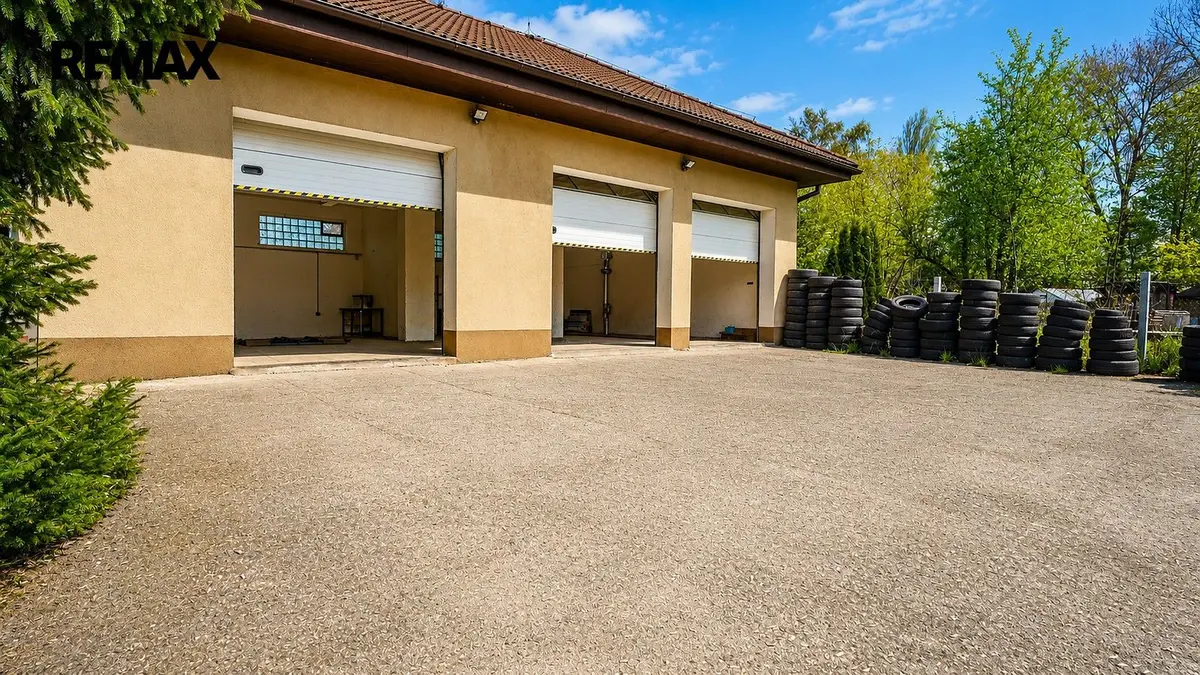 Prodej komerčního prostoru 630 m², U Stadionu · Smiřice