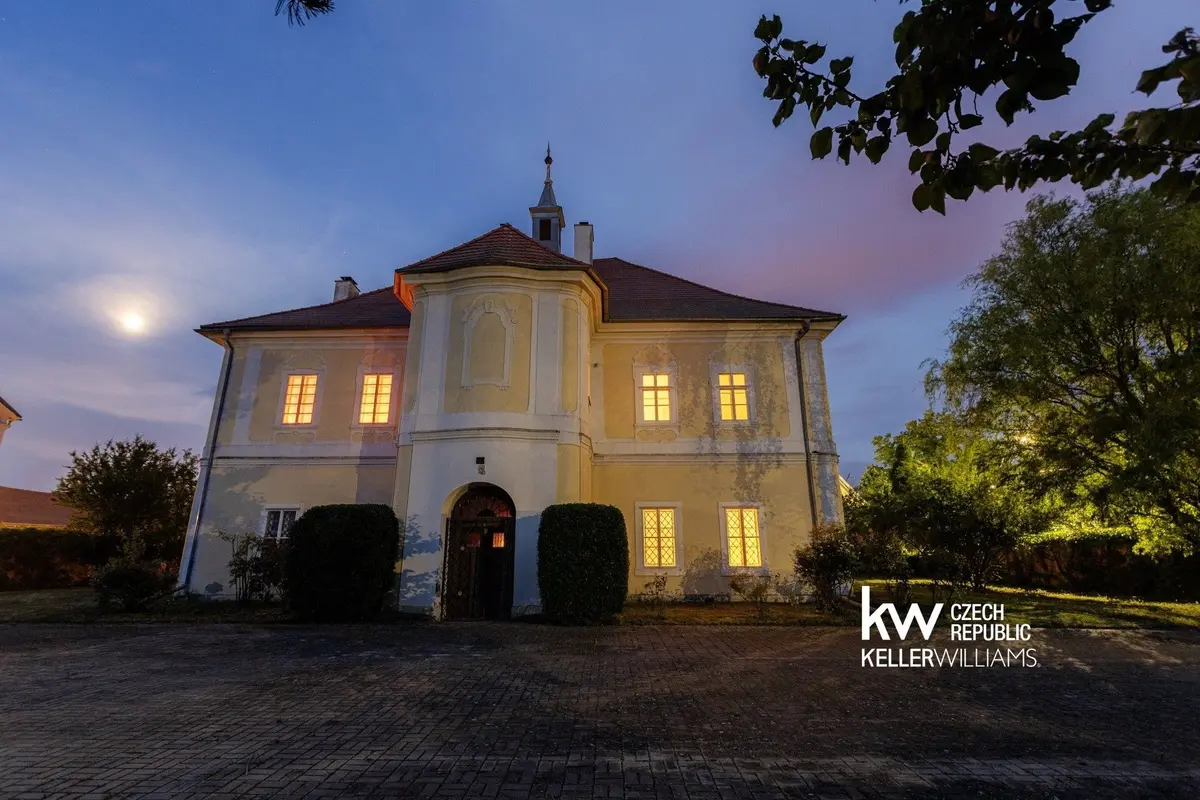 Prodej nemovitosti 593 m², Hlízov
