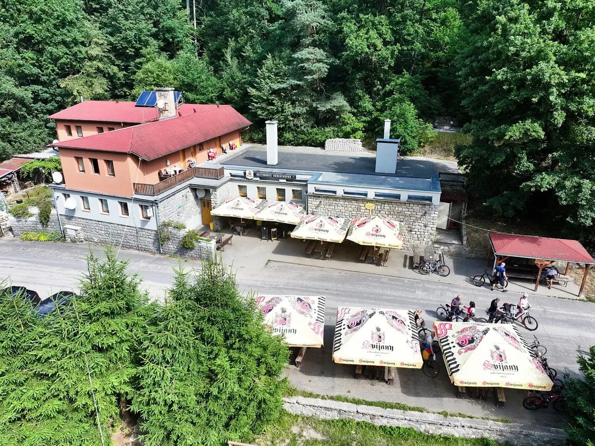 Prodej komerčního prostoru 694 m², Lužnické údolí · Klokoty · Tábor