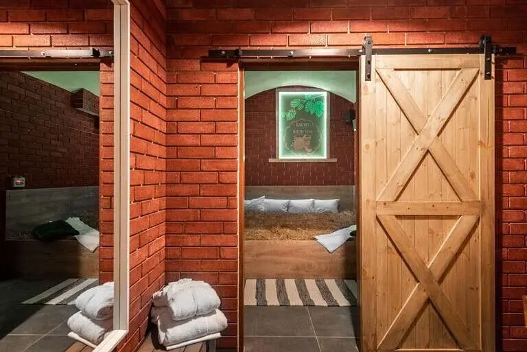 Prodej komerčního prostoru 333 m², Zborovská · Smíchov