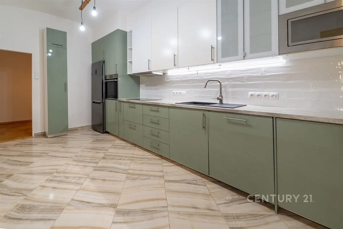 Prodej bytu 4+kk 94 m², Mahenova · Košíře
