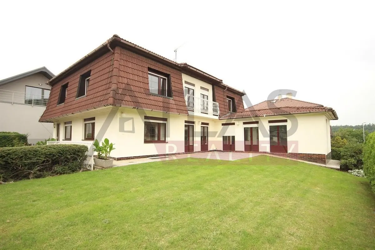 Pronájem domu 365 m², V březinkách · Nebušice