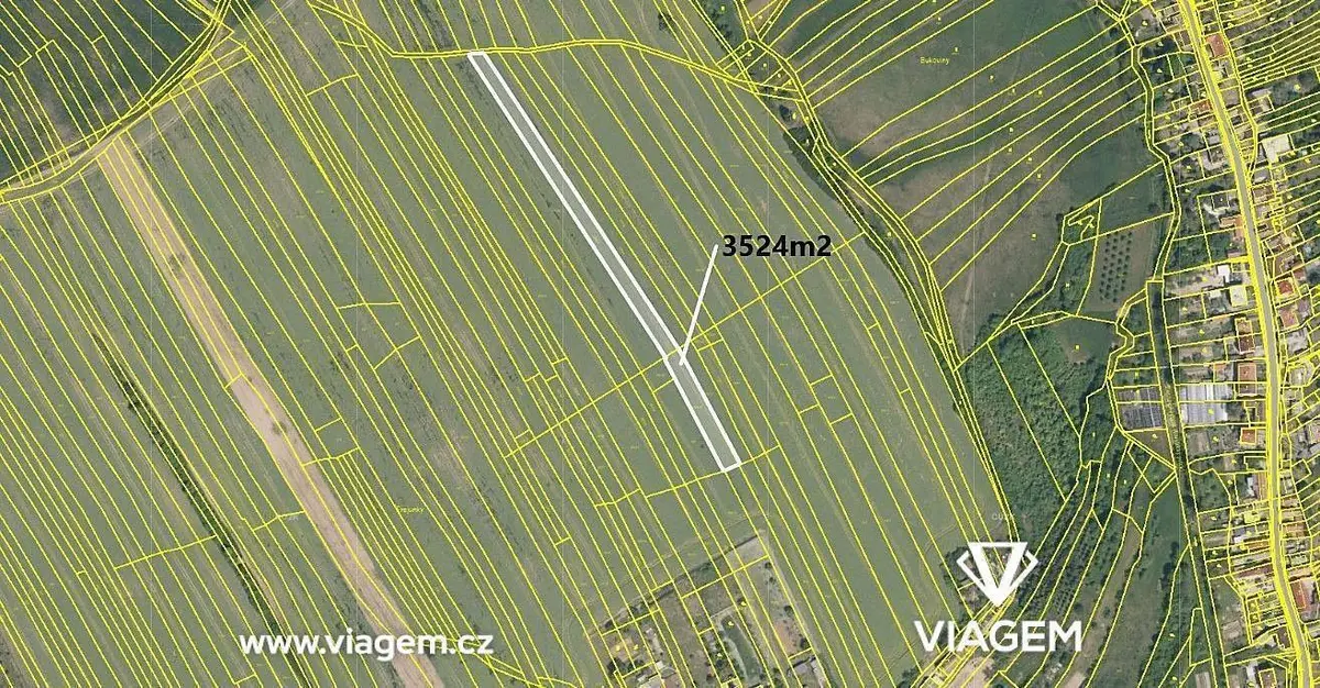 Prodej pozemku 3524 m², Břestek