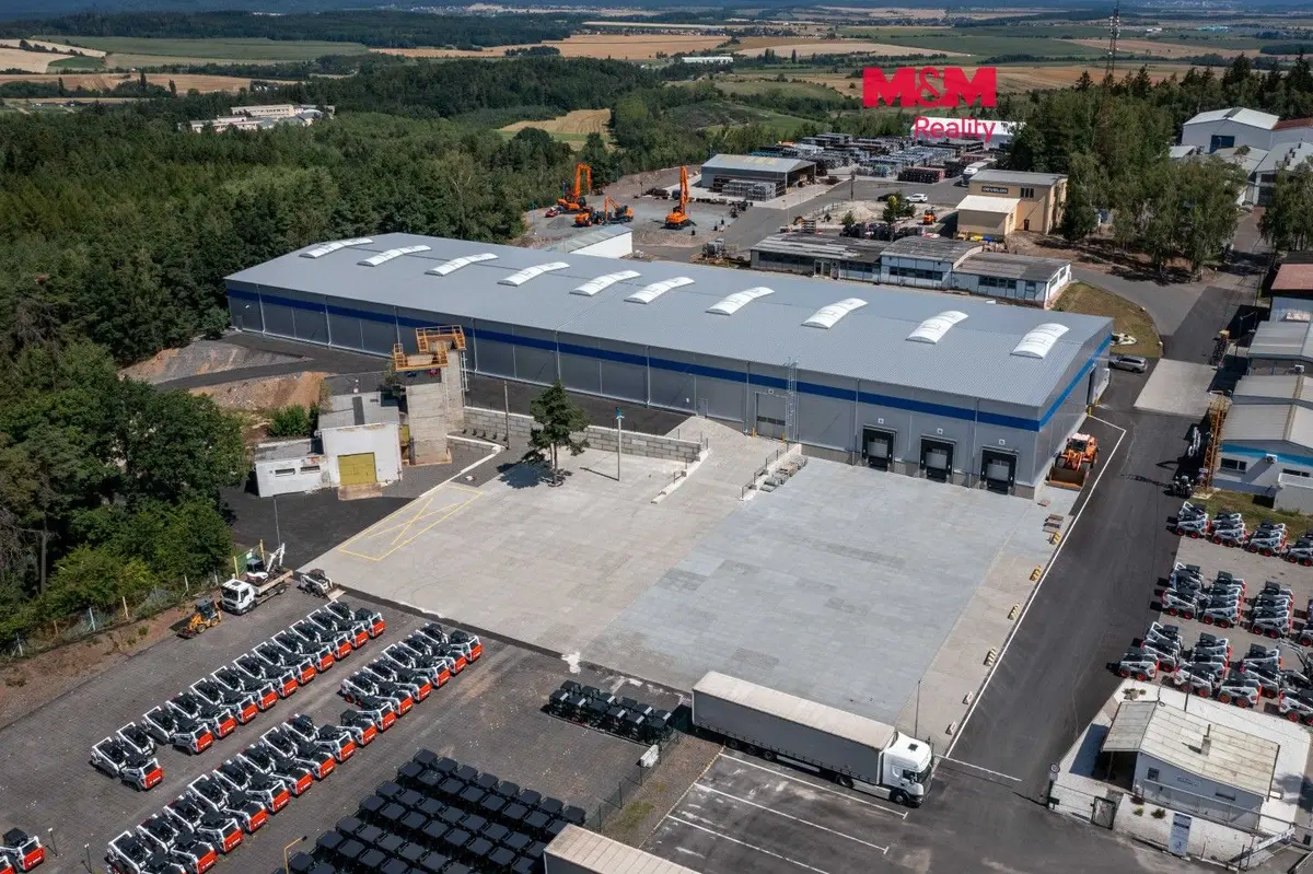 Pronájem komerčního prostoru 3885 m², Dubno
