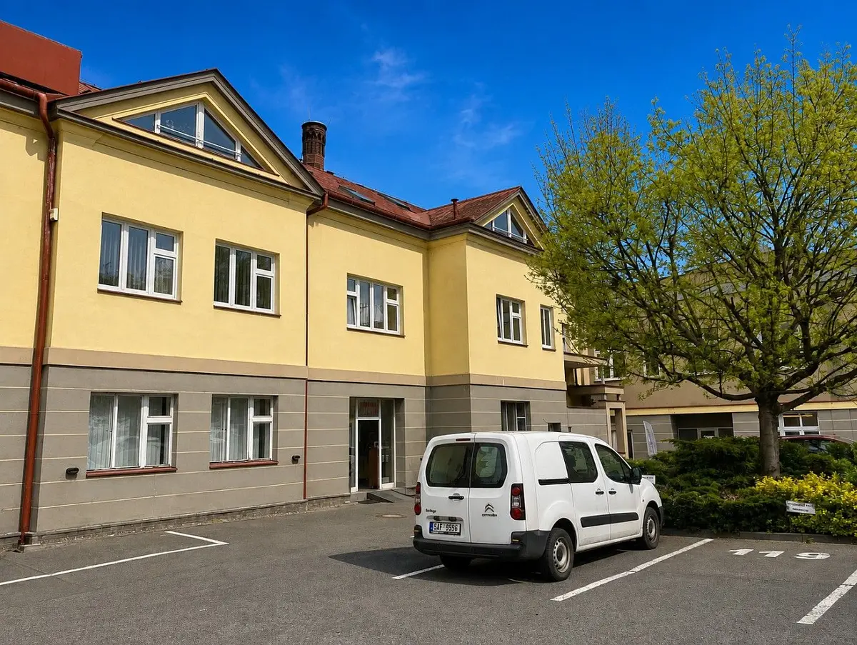 Pronájem komerčního prostoru 196 m², Papírenská · Bubeneč