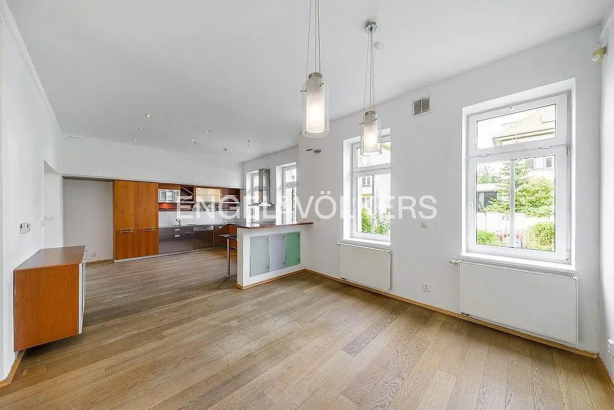 Pronájem domu 514 m², Nad Šárkou · Dejvice