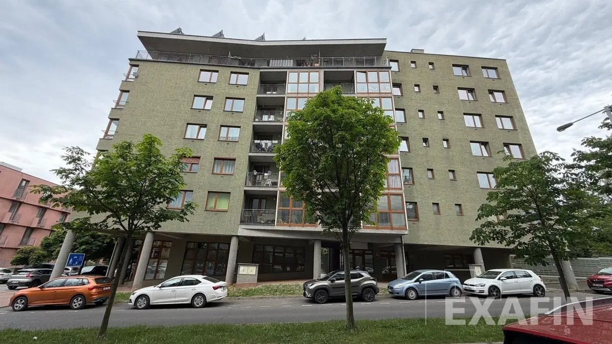 Prodej garáže 12 m², Velká skála · Troja