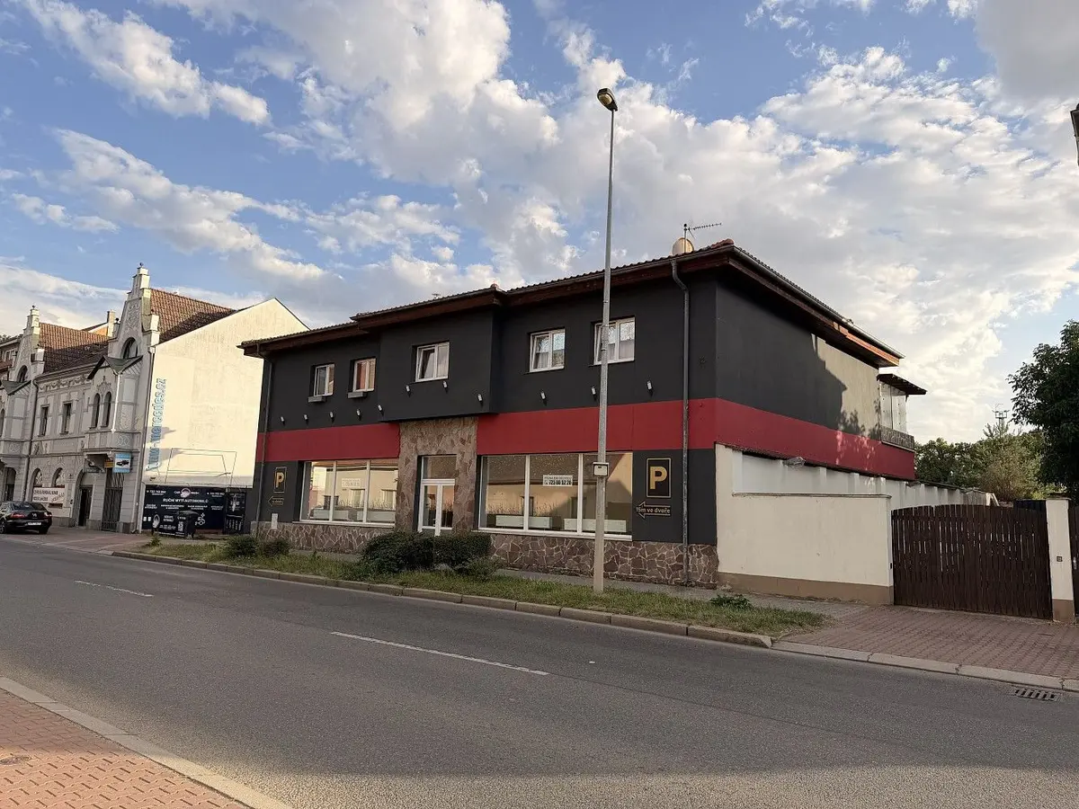 Pronájem komerčního prostoru 137 m², Přátelství · Uhříněves