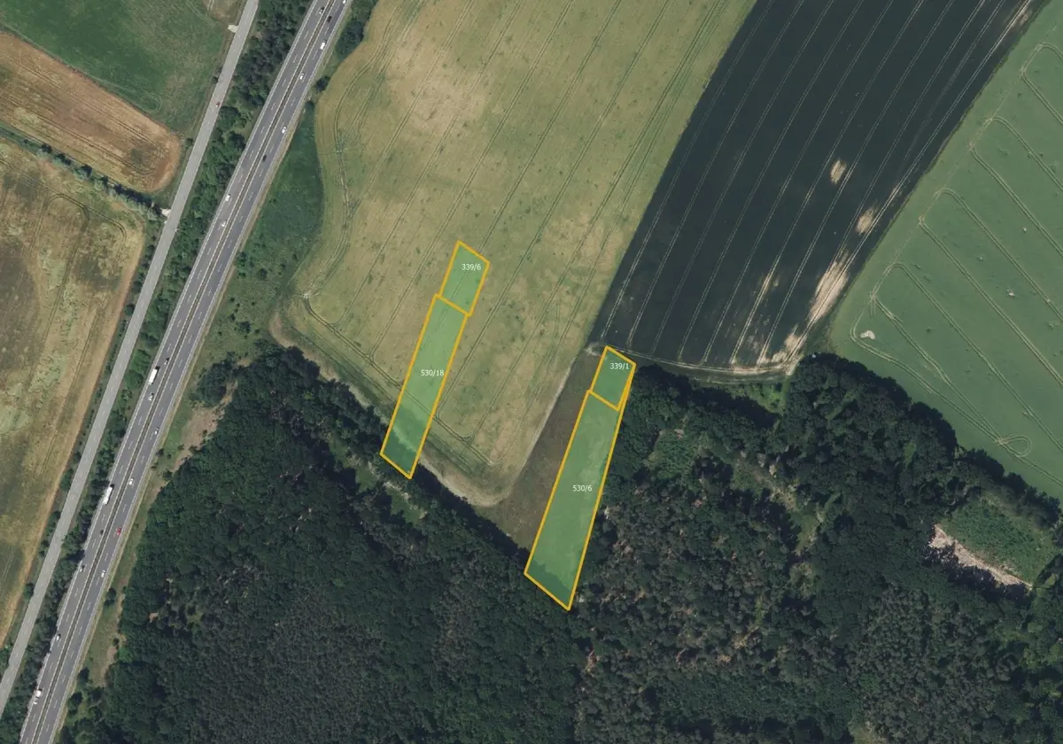 Prodej pozemku 12333 m², Strašnov