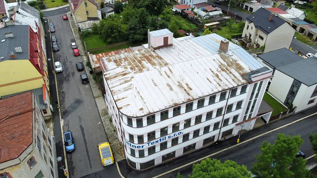 Pronájem komerčního prostoru 300 m², Dobrovského · Aš