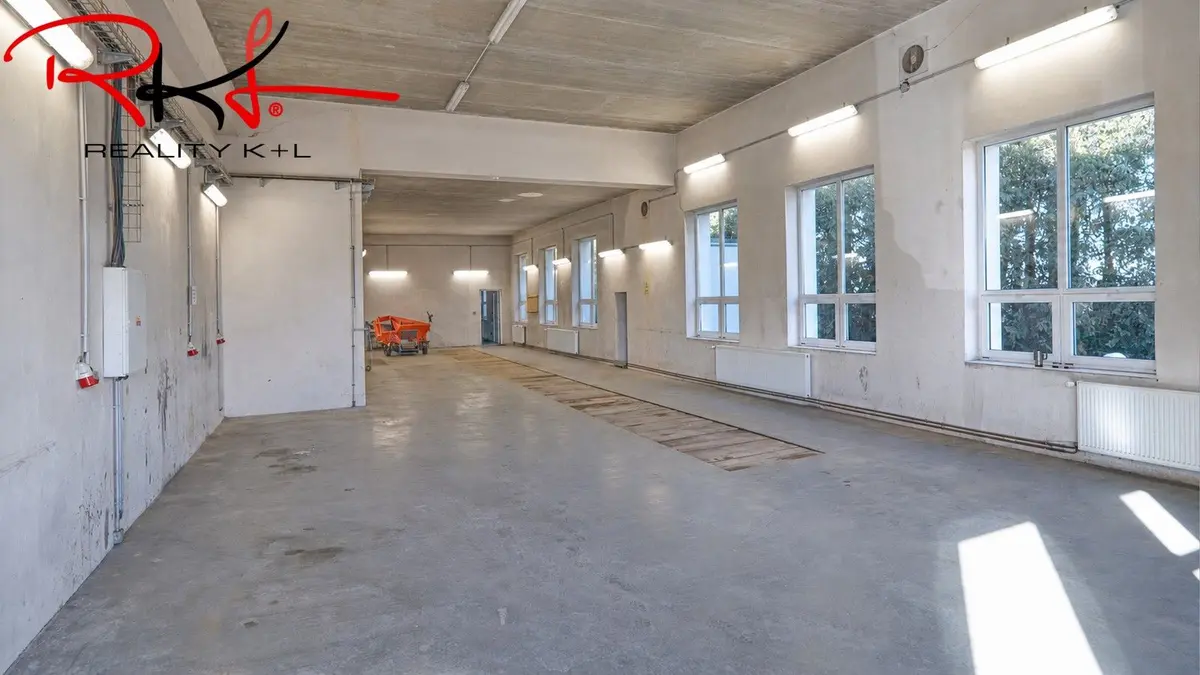 Pronájem komerčního prostoru 198 m², Charvatce u Martiněvsi · Martiněves